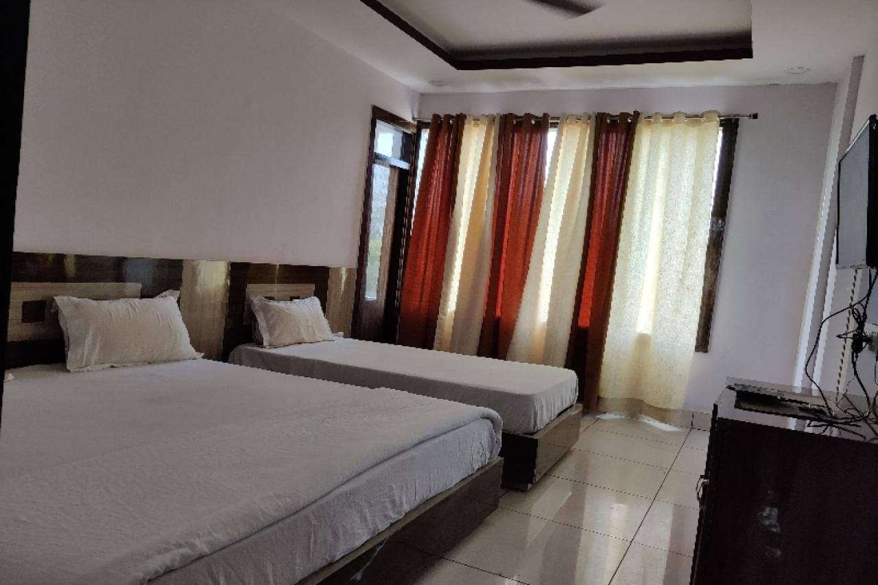 Oyo Hotel Laksh Kurukshetra Exterior foto